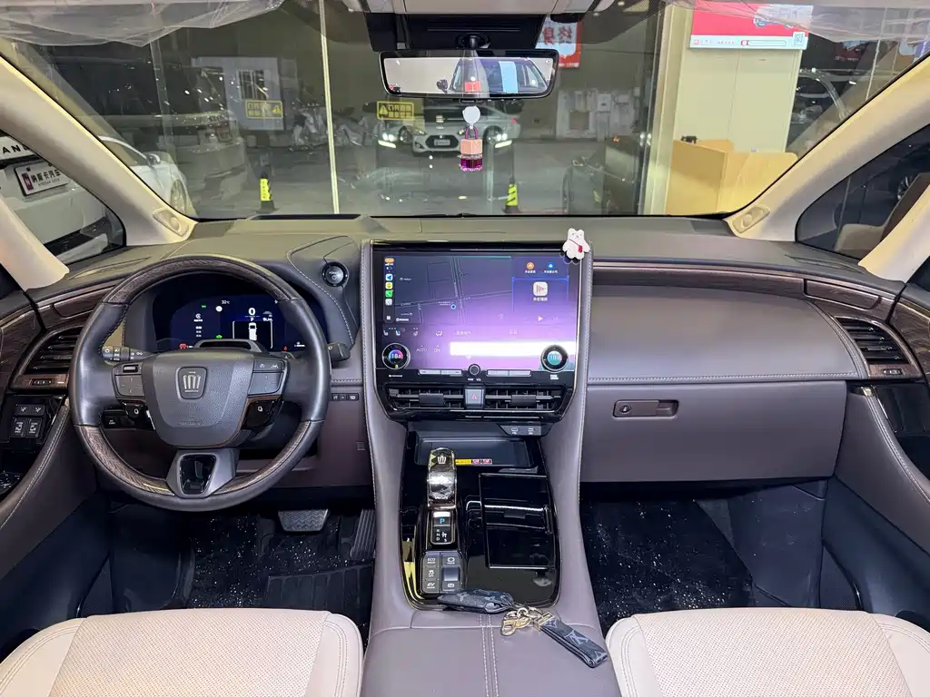Toyota Vellfire 2024 — фото 17