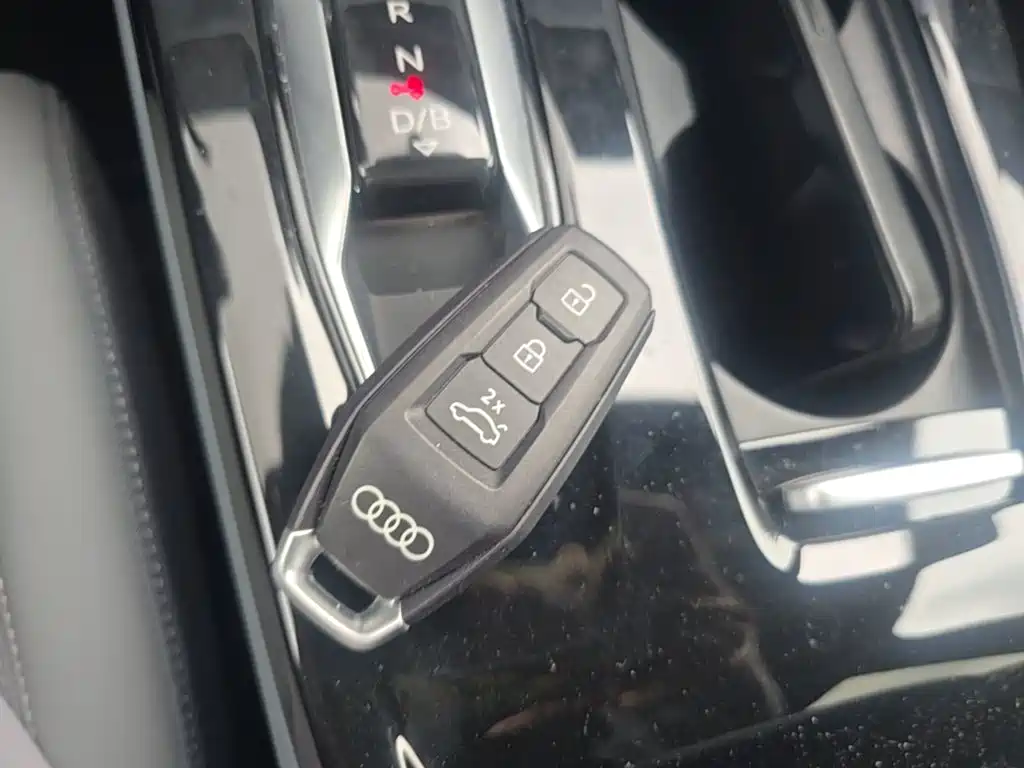 Audi Q6L E-Tron 2025 — фото 13