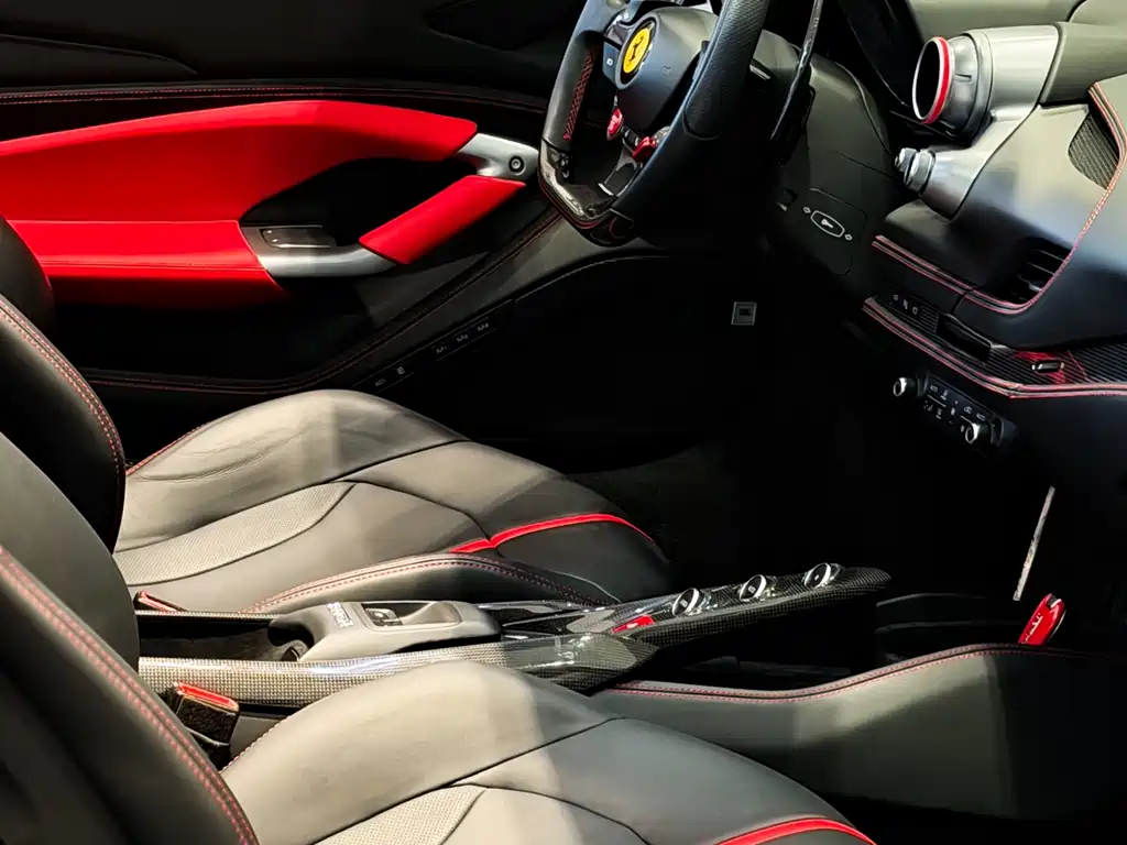Ferrari F8 2022 — фото 11