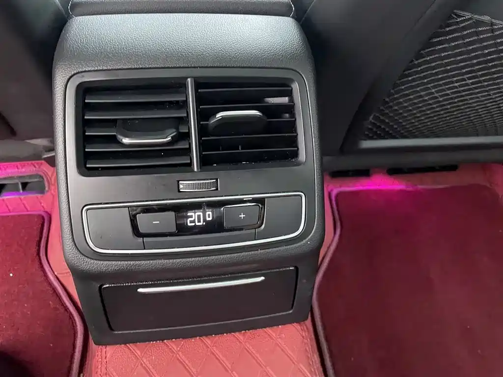 Audi A4L 2023 — фото 17