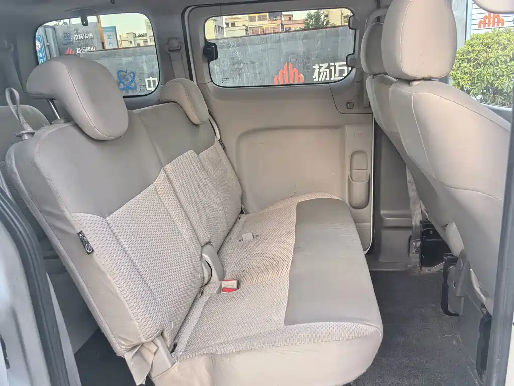 Nissan NV200 2017 — фото 15