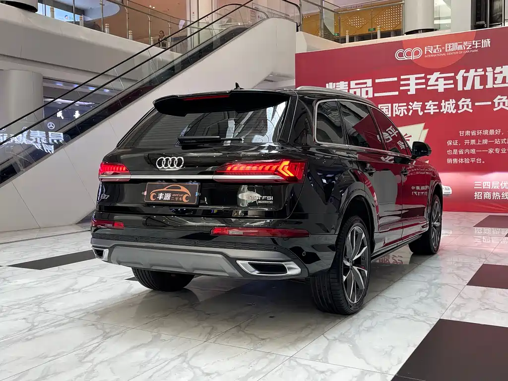 Audi Q7 2023 — фото 29