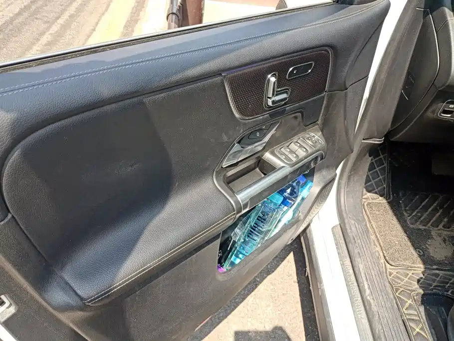 Mercedes-Benz EQB 2023