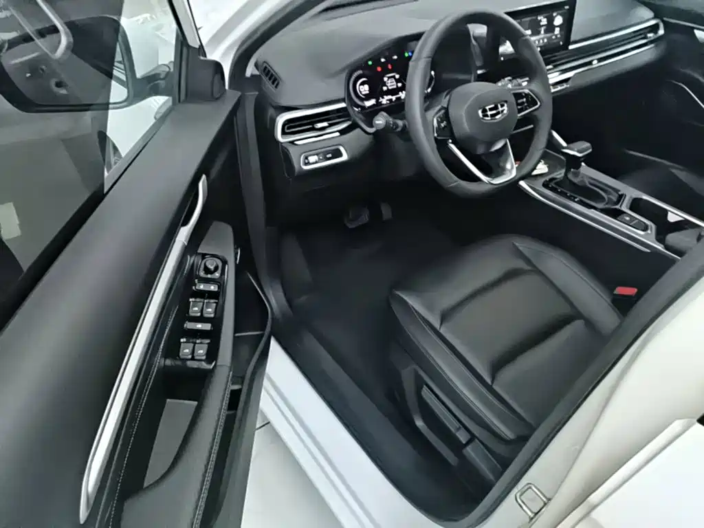 Geely Emgrand 2022 — фото 16