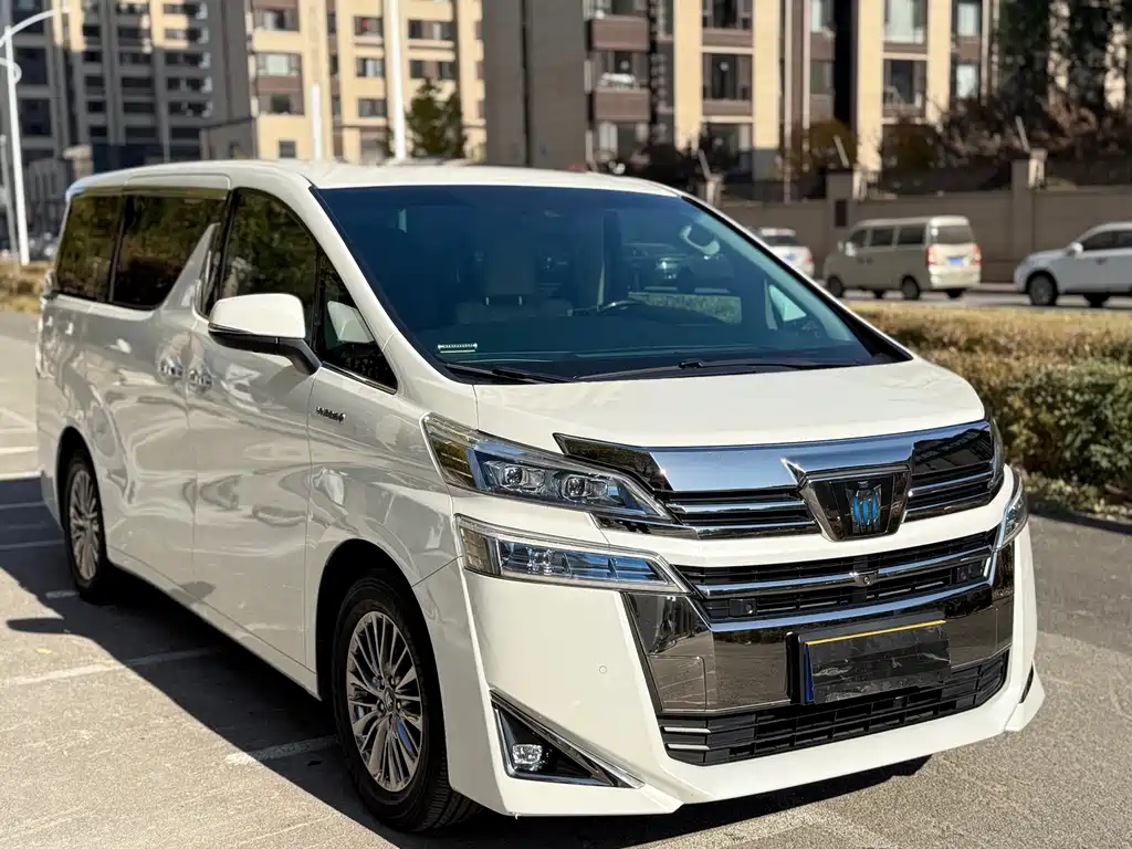 Toyota Vellfire 2022 — фото 3