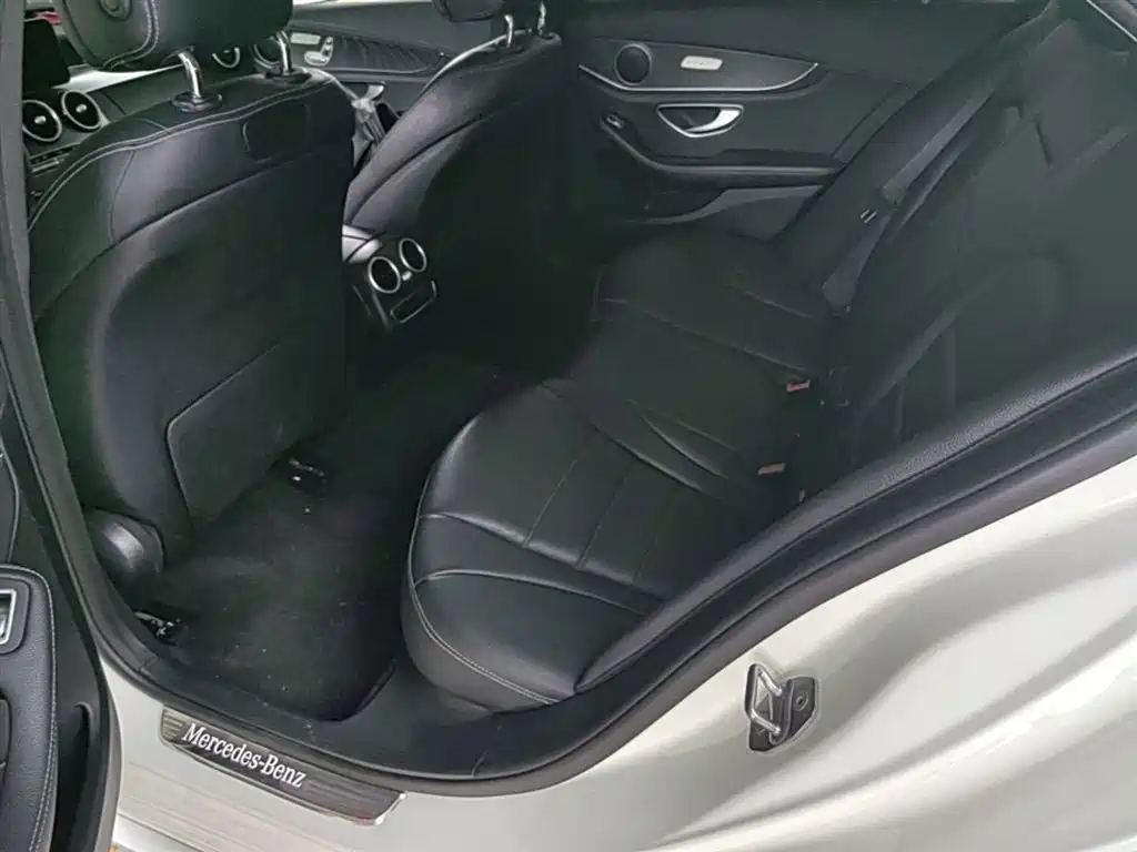 Mercedes-Benz C-Class 2019 — фото 17
