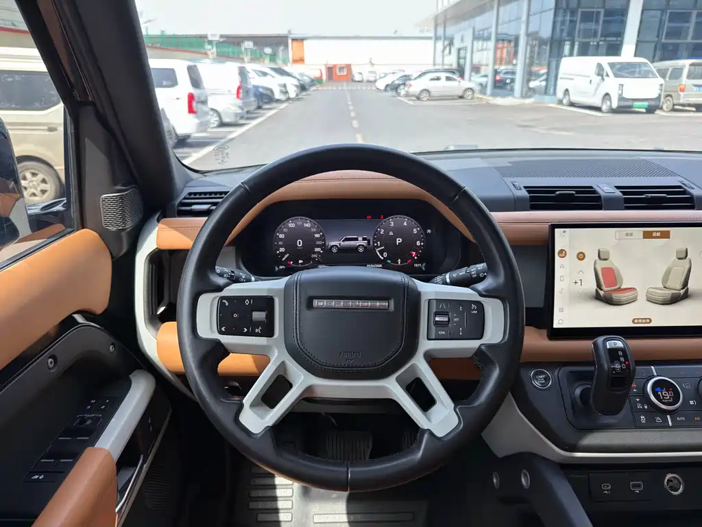 Land Rover Defender 2023 — фото 12