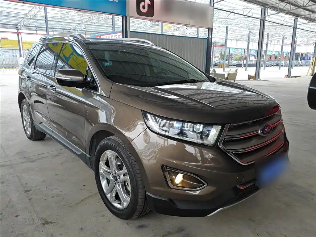 Ford Edge 2016 — фото 22