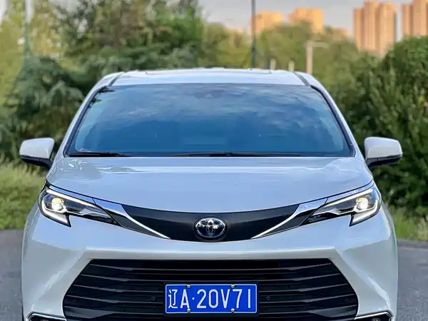 Toyota Sienna 2024