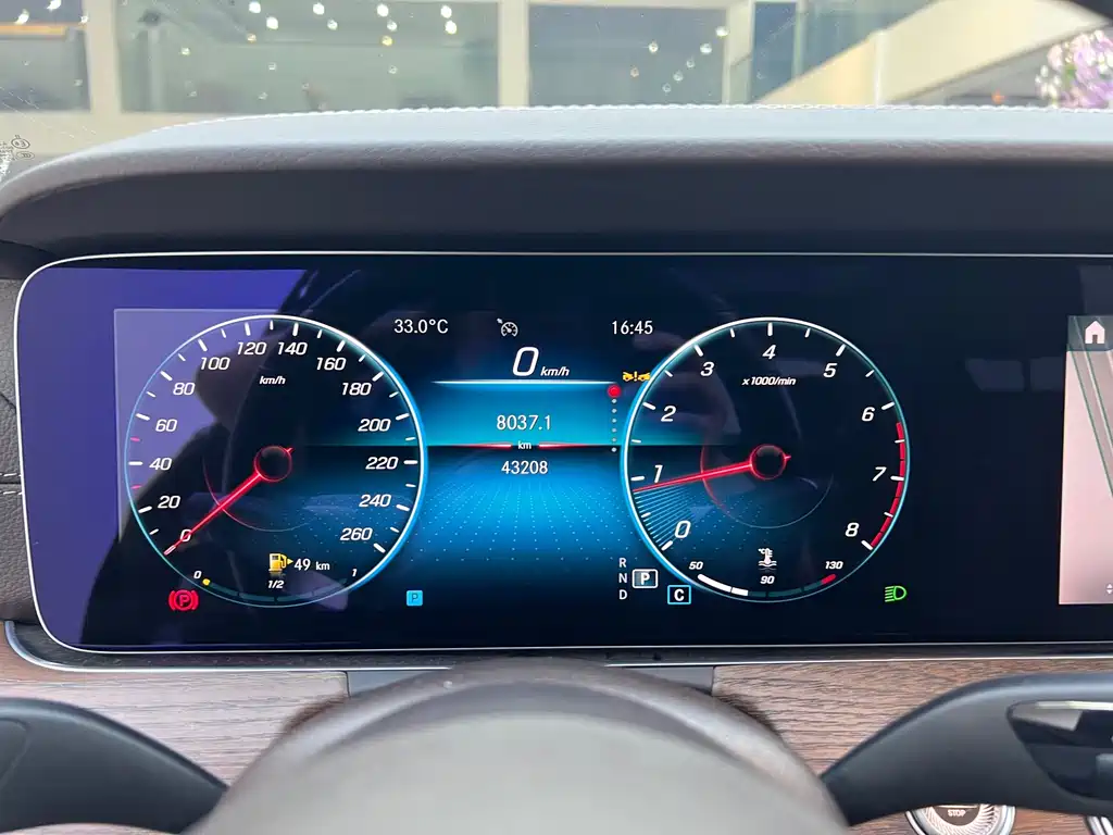 Mercedes-Benz E-Class 2023 — фото 11