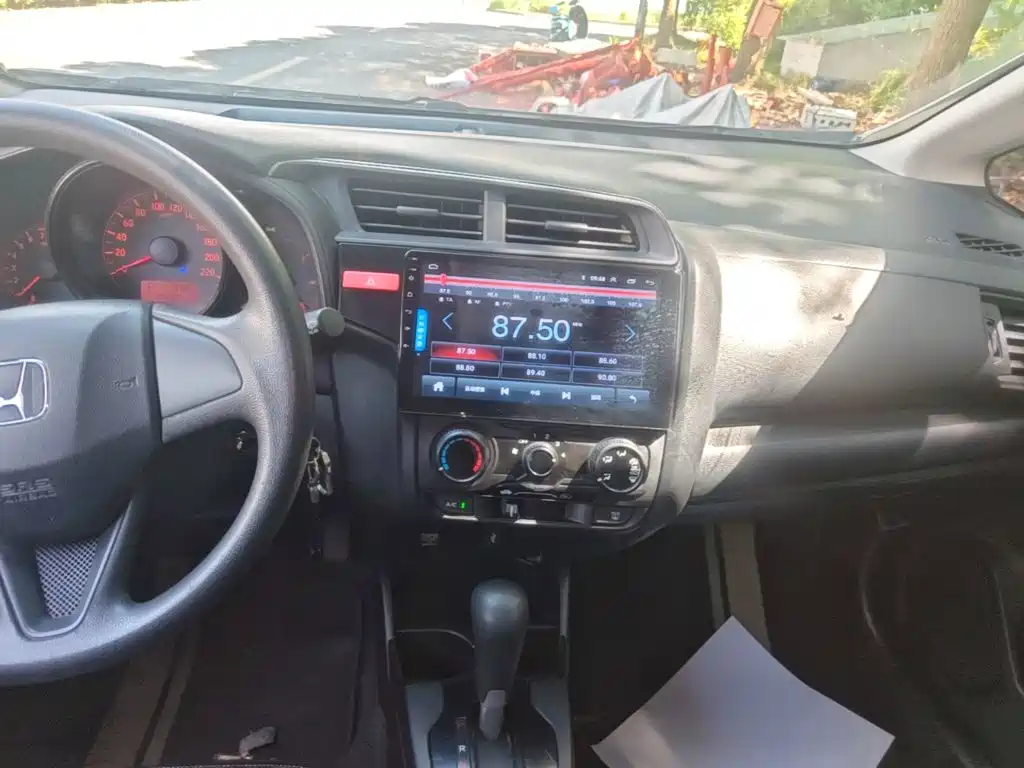 Honda Fit 2016 — фото 13