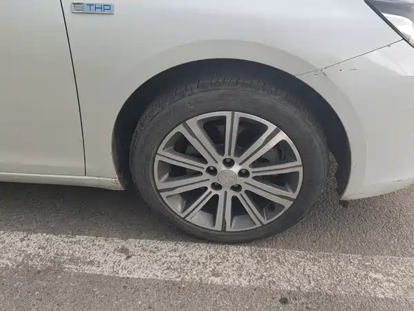 Peugeot 408 2017
