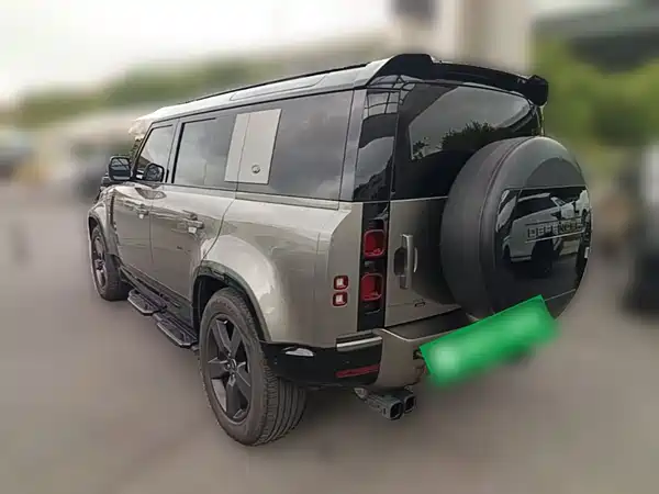 Land Rover Defender 2021