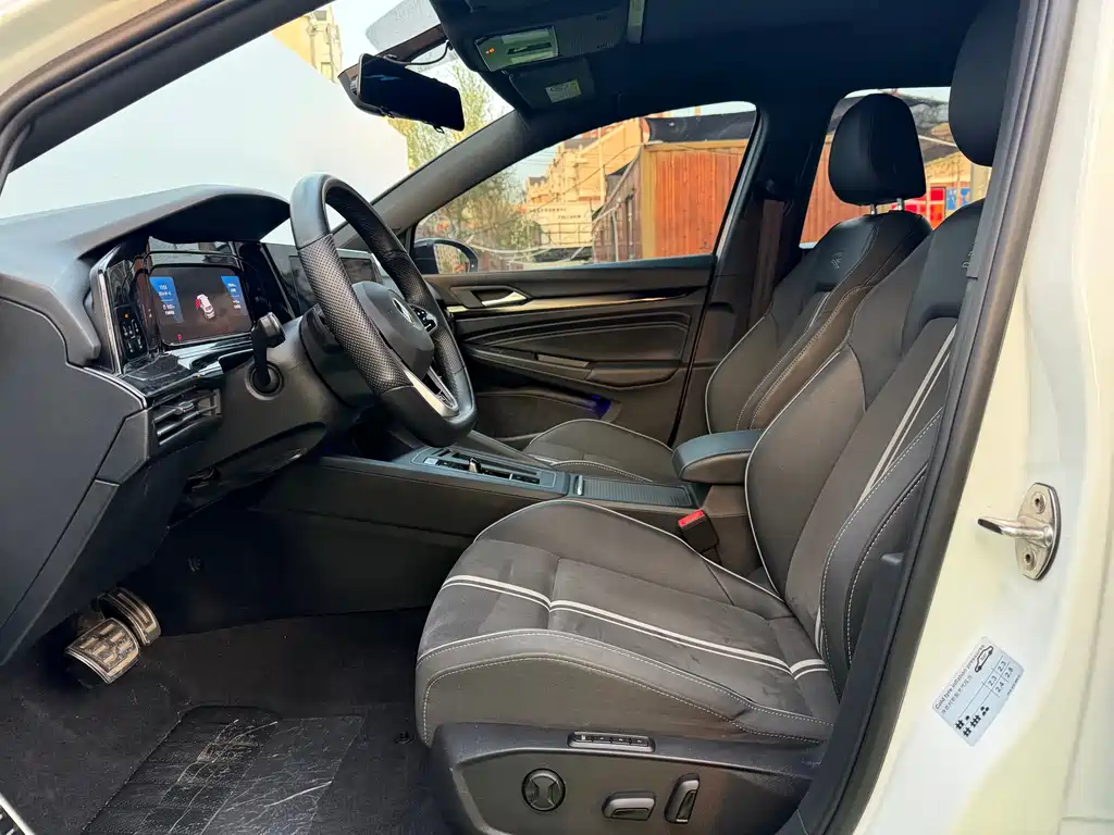 Volkswagen Golf 2023