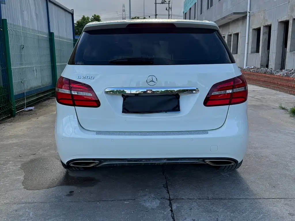 Mercedes-Benz B-Class 2017 — фото 17