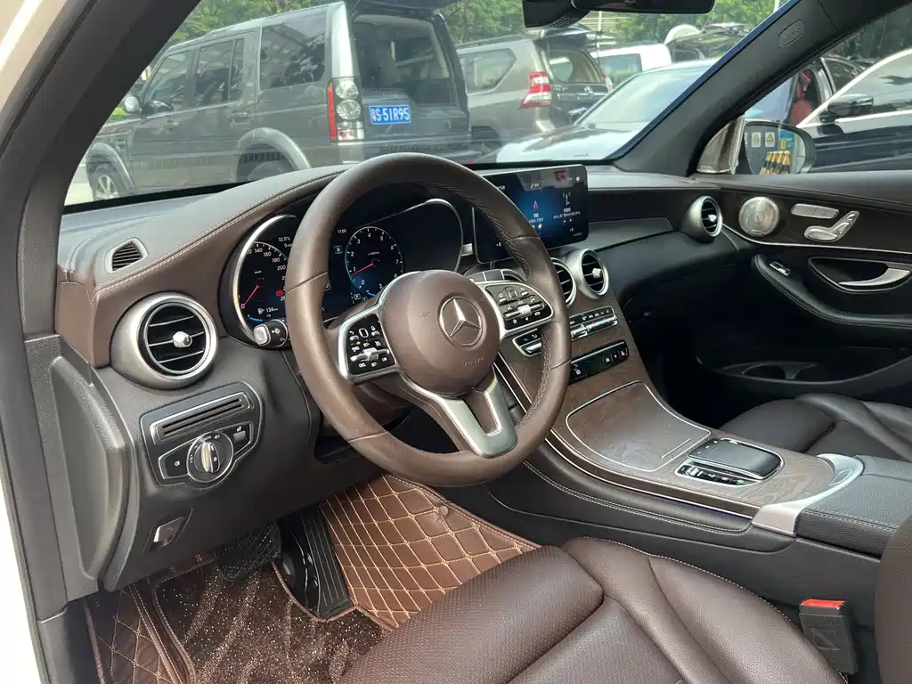 Mercedes-Benz GLC 2020 — фото 12