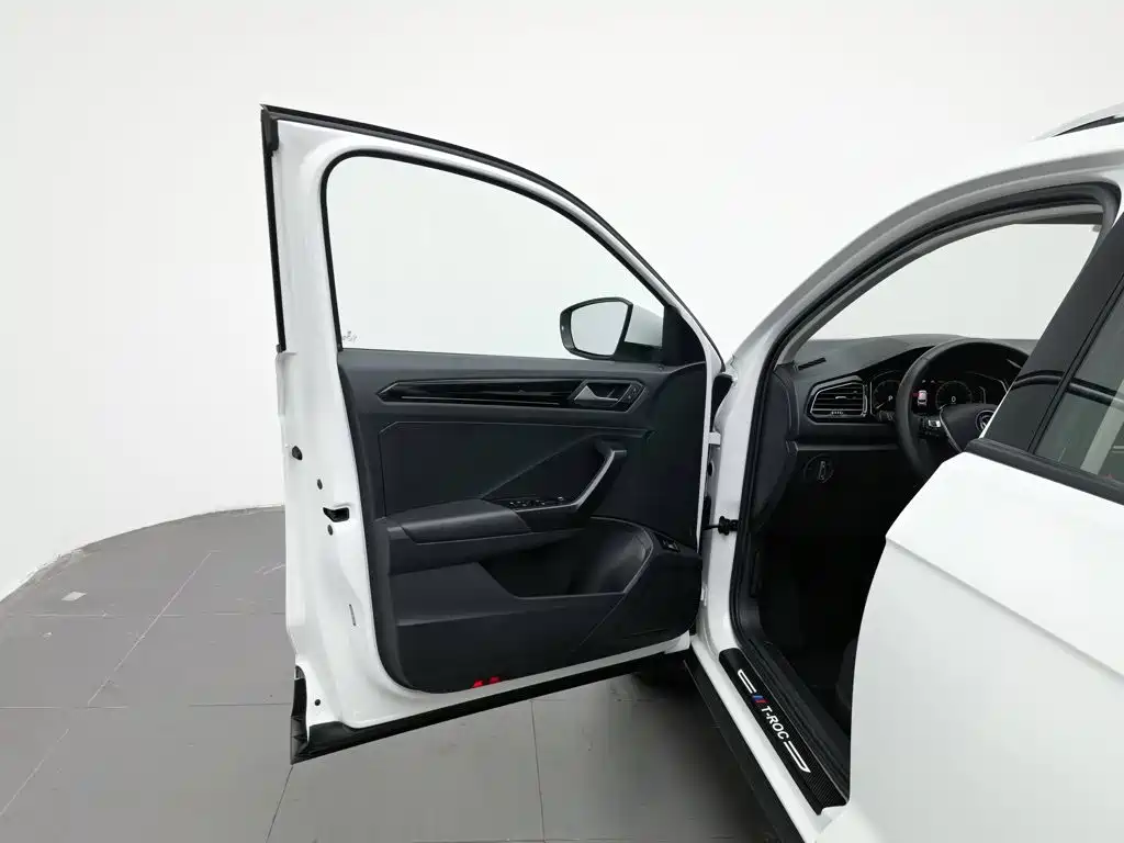 Volkswagen T-Roc 2021 — фото 8