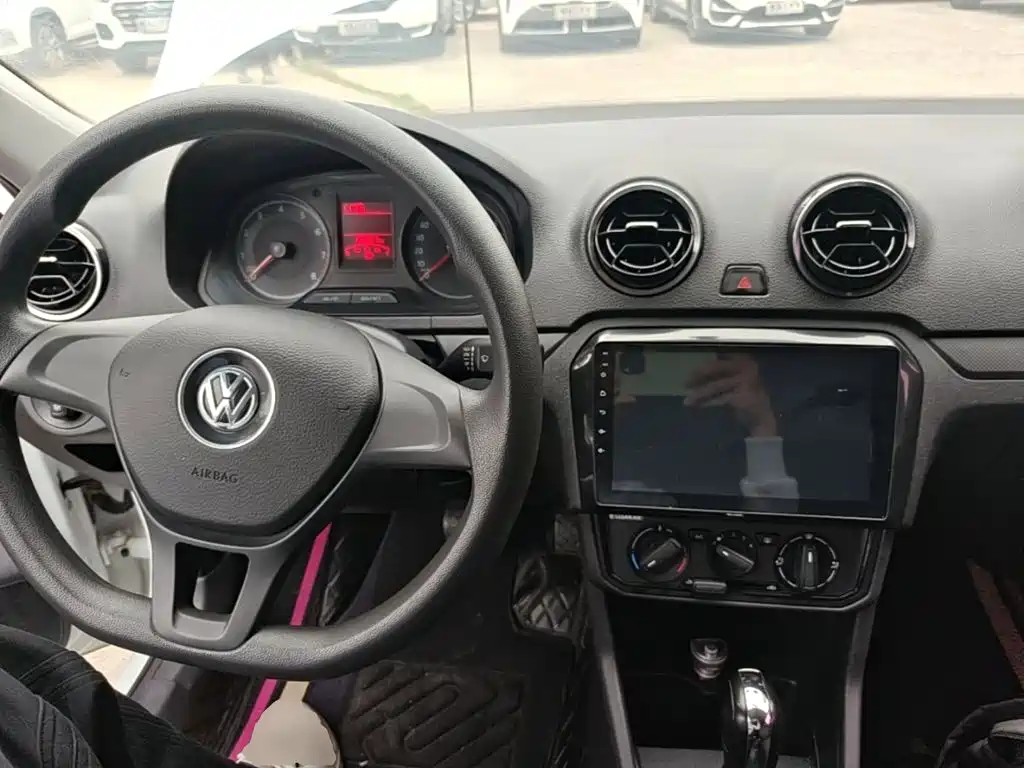 Volkswagen Jetta 2018 — фото 10