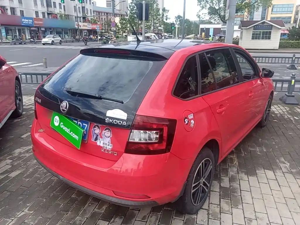 Skoda Rapid Spaceback 2014