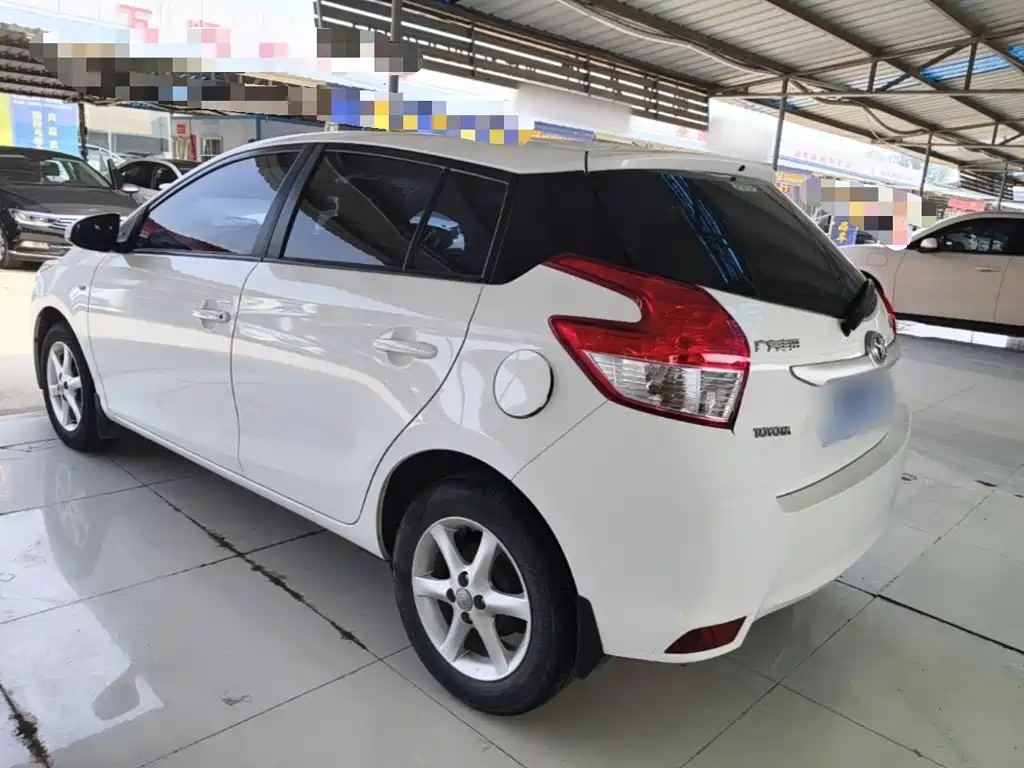 Toyota Yaris L 2015
