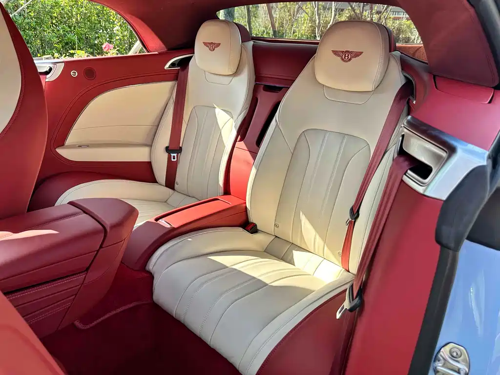 Bentley Continental 2022 — фото 12