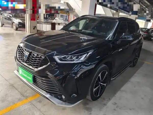 Toyota Crown Kluger 2022