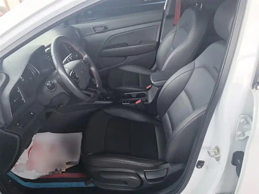 Hyundai Elantra 2019 — фото 15