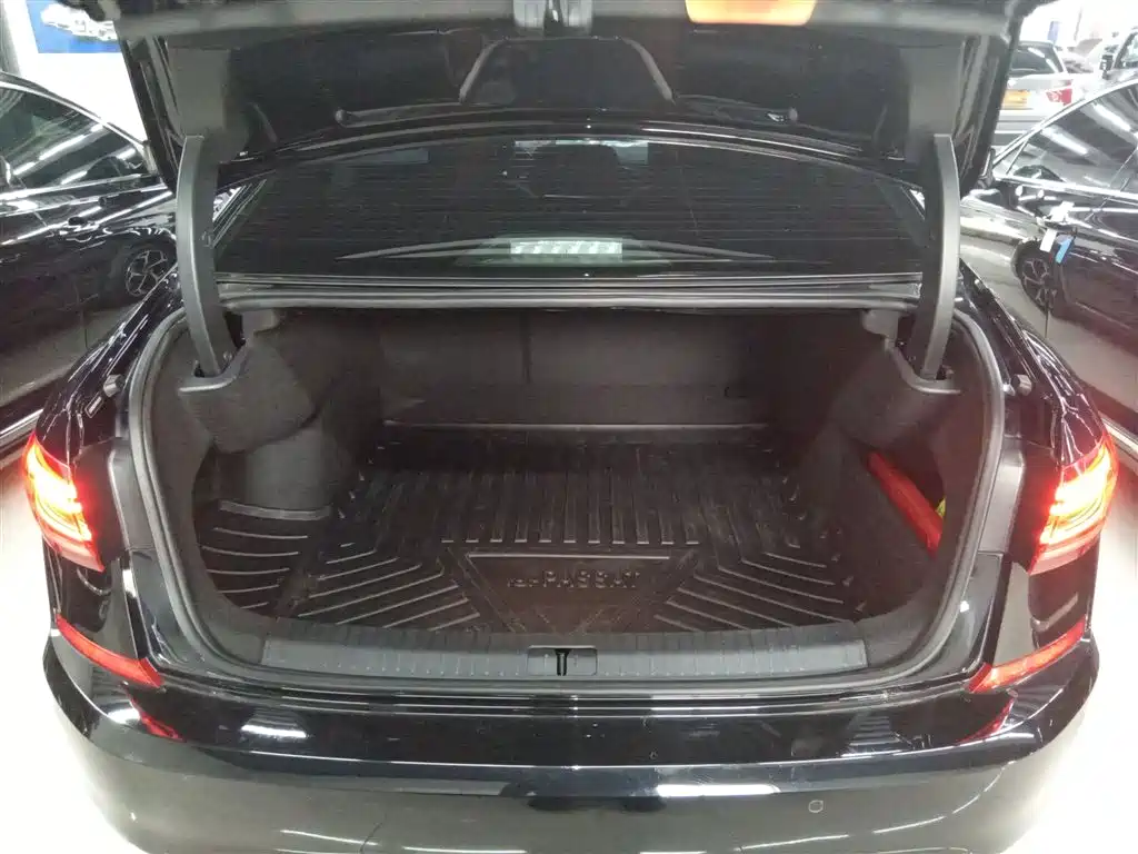Volkswagen Passat 2023 — фото 15
