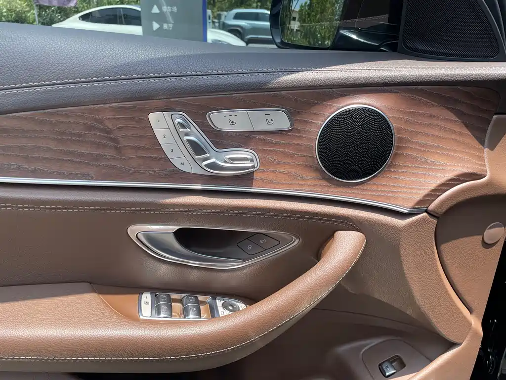 Mercedes-Benz E-Class 2020 — фото 4