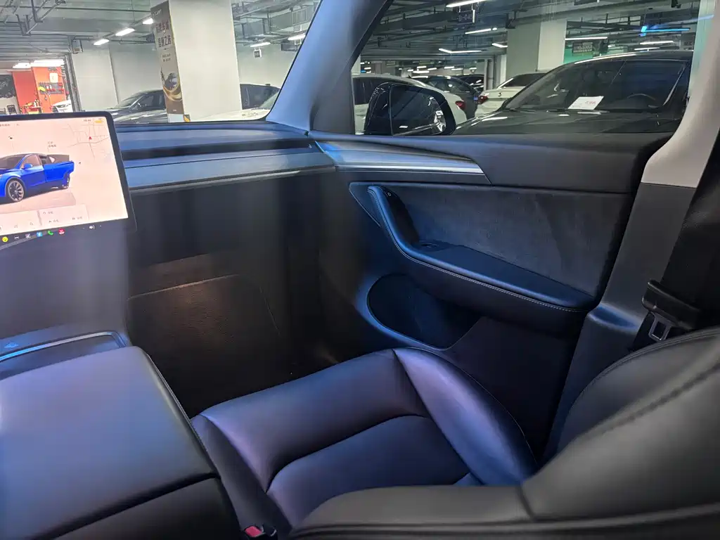 Tesla Model Y 2023 — фото 10