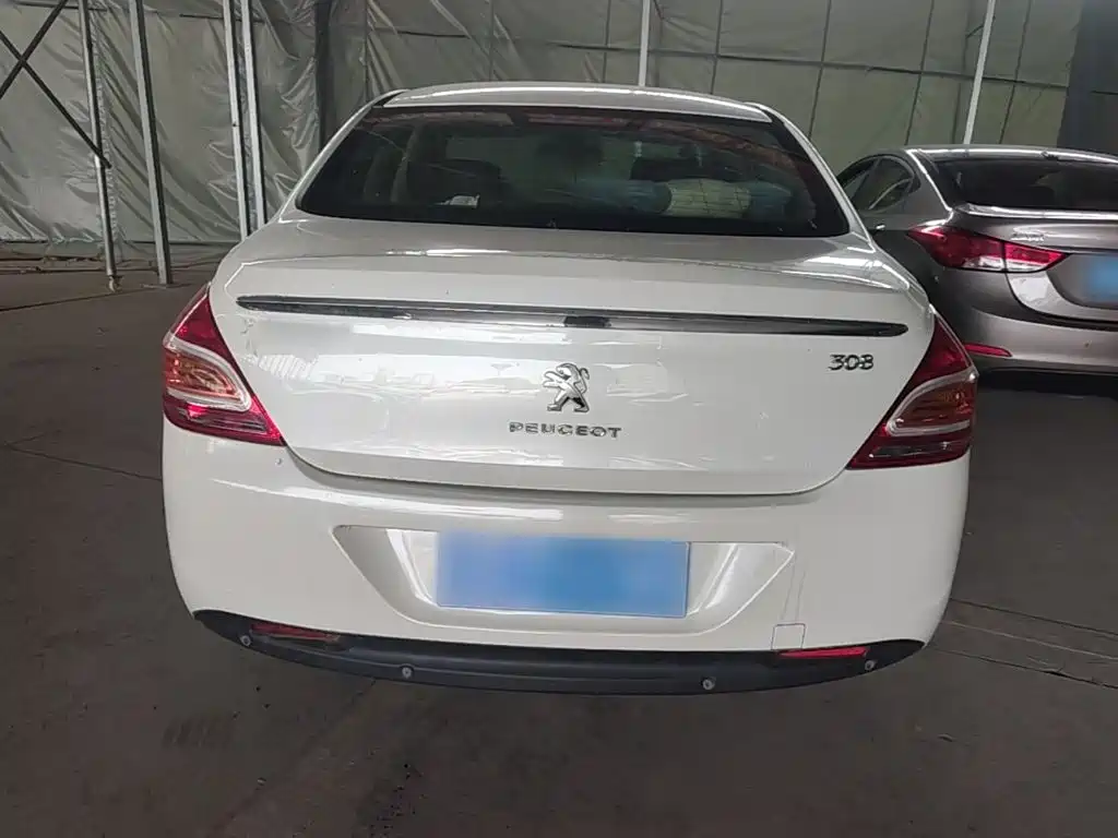 Peugeot 308 2015 — фото 6