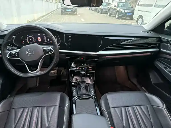 Volkswagen Passat Plug-In Hybrid 2023