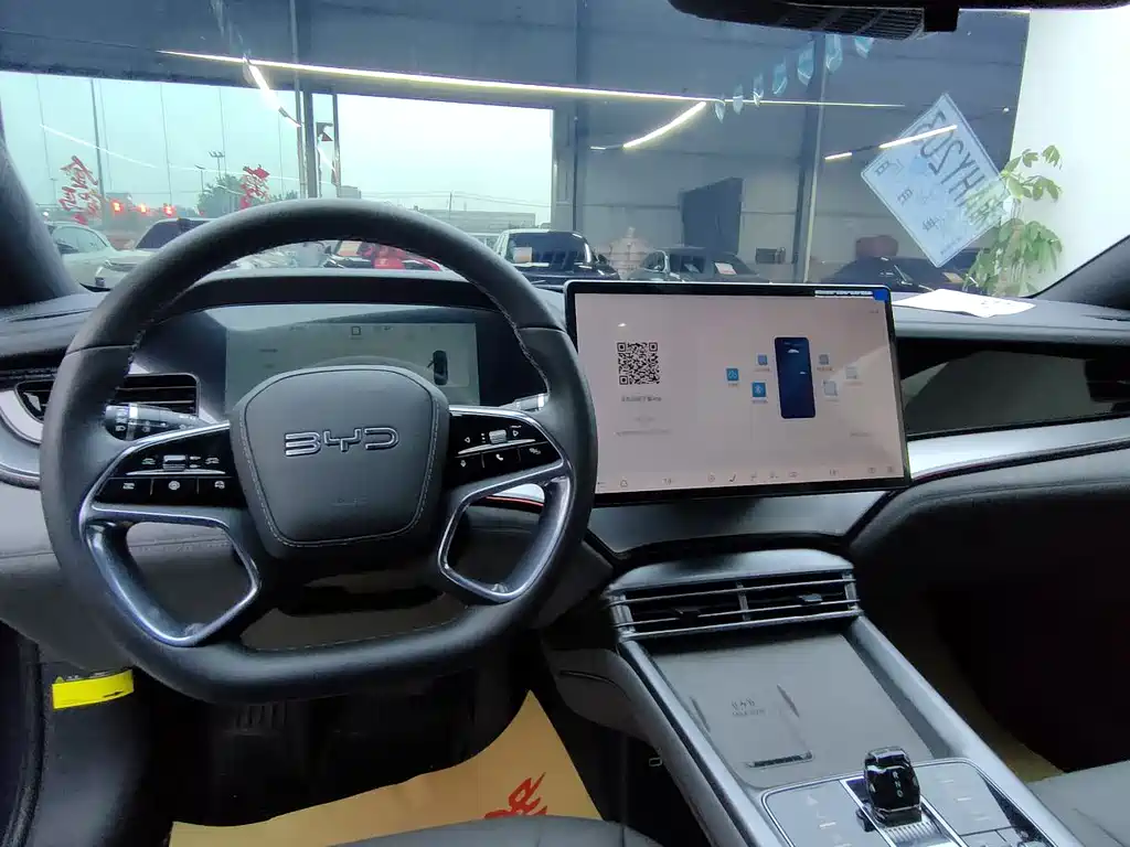 BYD Seal 07 DM-i 2025 — фото 17