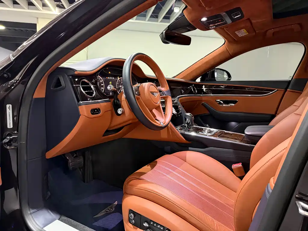 Bentley Flying Spur 2021 — фото 12