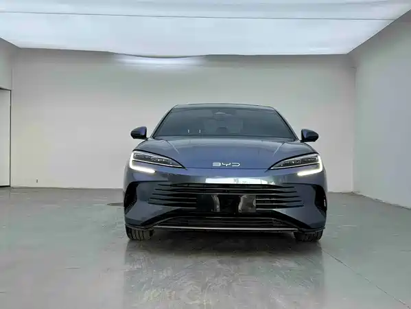 BYD Seal 07 DM-i 2025