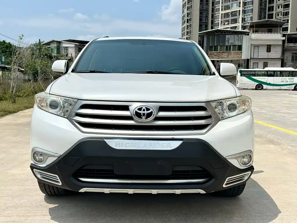 Toyota Highlander 2015 — фото 2
