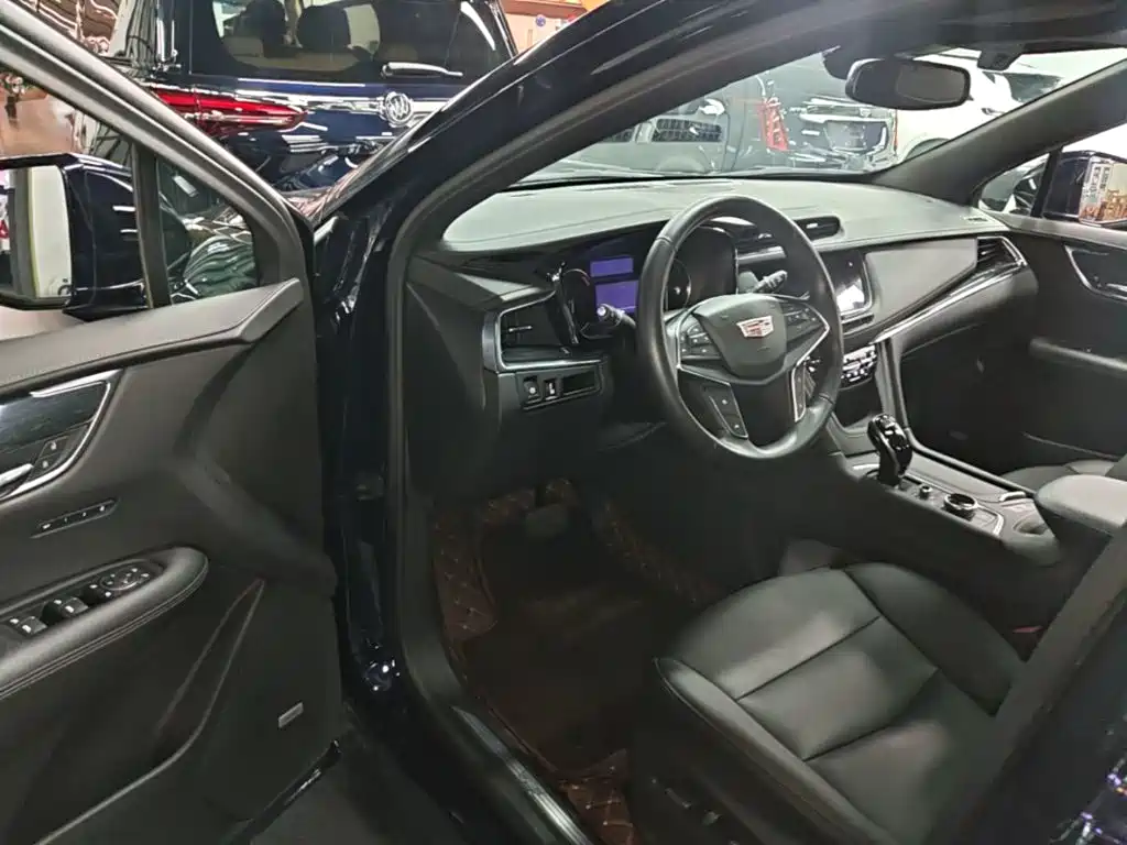Cadillac XT5 2022 — фото 16