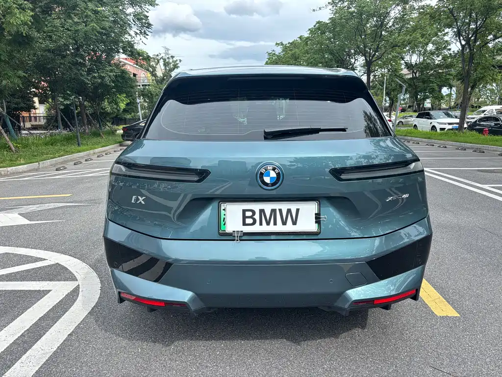 BMW iX 2022 — фото 11