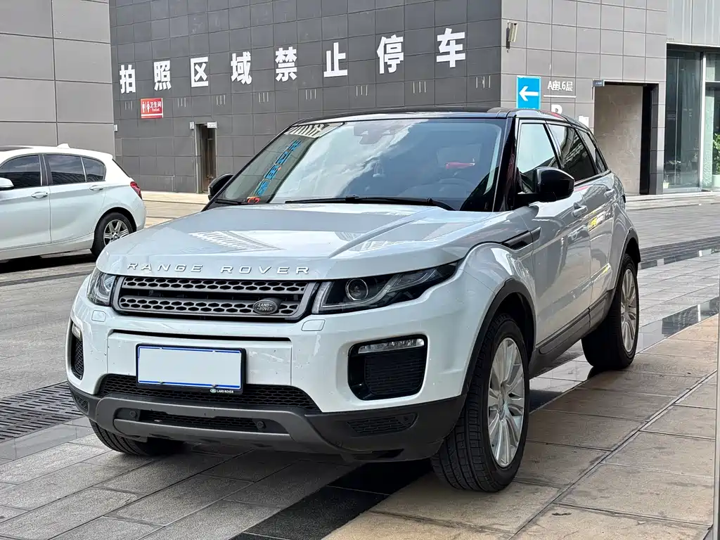 Land Rover Range Rover Evoque 2019 — фото 1