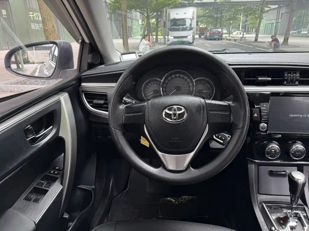 Toyota Corolla 2015 — фото 6