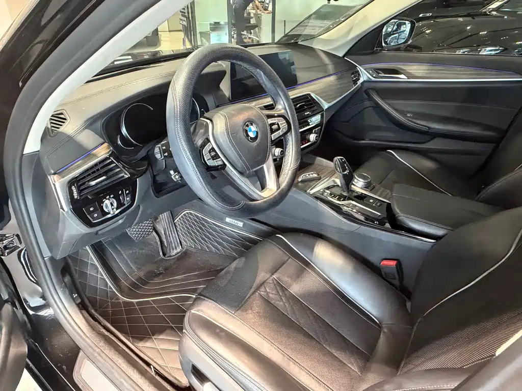 BMW 5 Series New Energy 2018 — фото 14