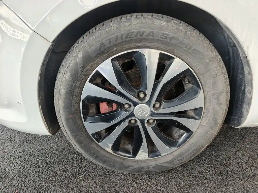 Bestune B50 2016 — фото 23