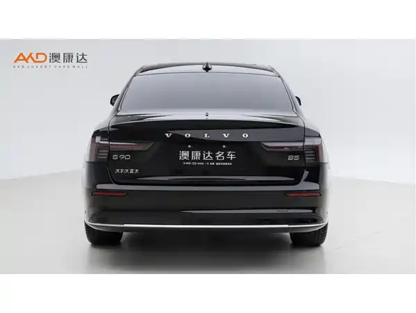 Volvo S90 2025