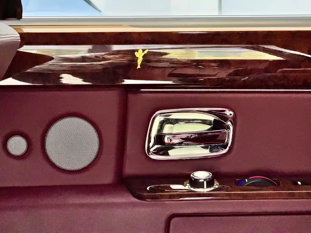 Rolls-Royce Phantom 2011 — фото 32