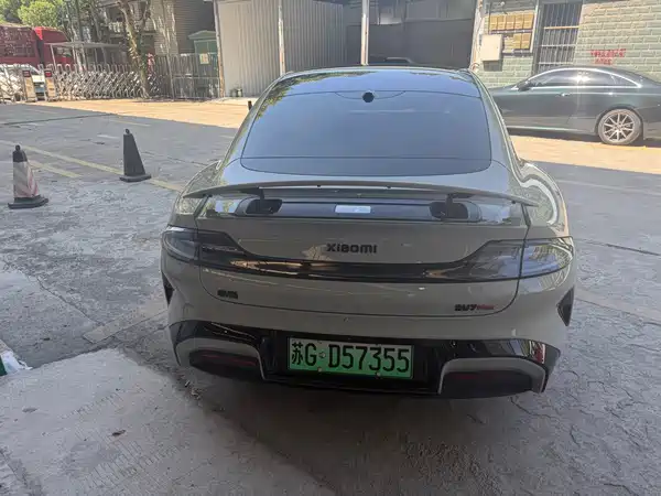 Xiaomi SU7 2024