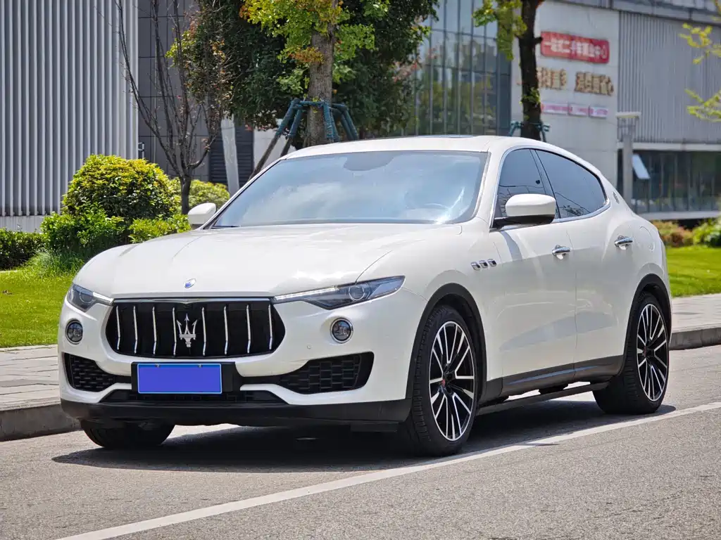 Maserati Levante 2019 — фото 1