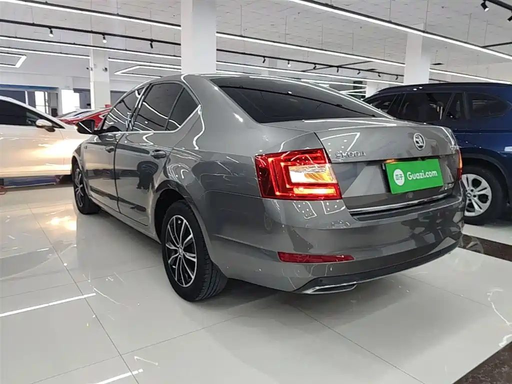 Skoda Octavia 2017 — фото 5