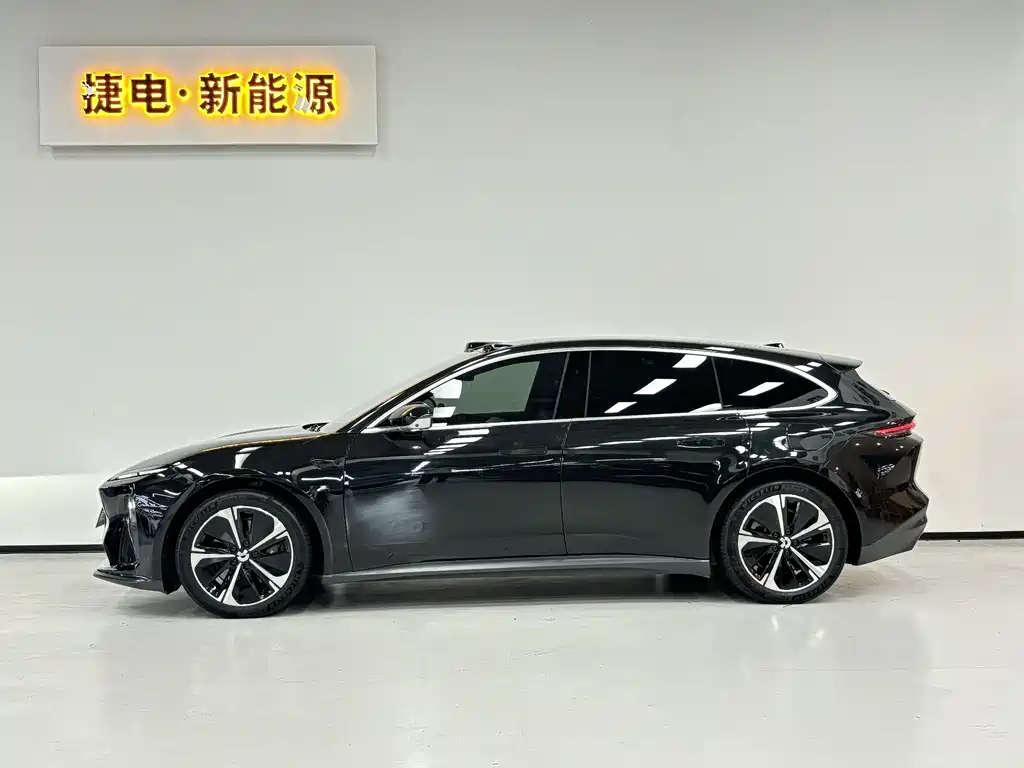 NIO ET5T 2024