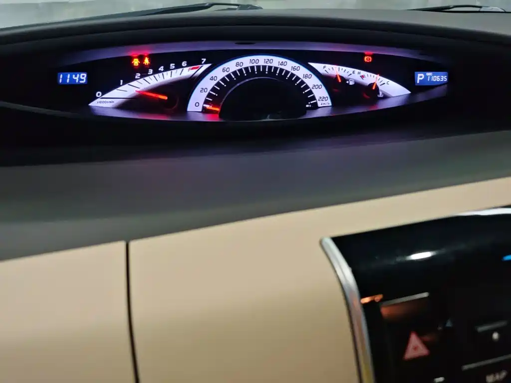 Toyota Previa 2018 — фото 12