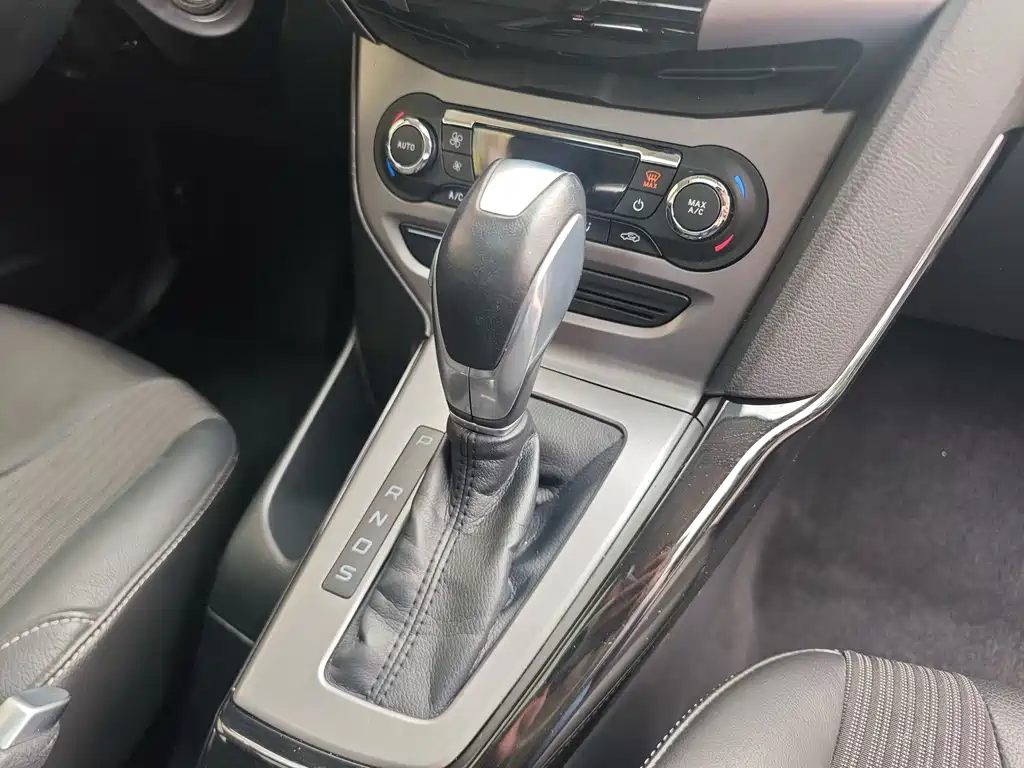 Ford Focus 2015 — фото 13